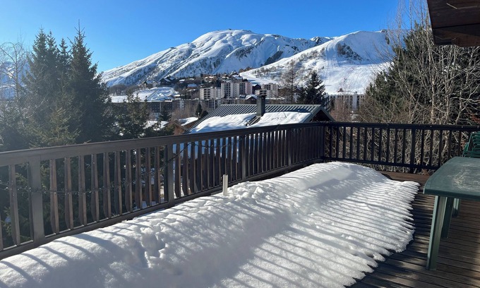La Toussuire Ski Chalet | Chalet La Toussuire close to the slopes 12 people