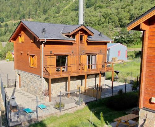 L'Hospitalet-pres-l'Andorre Ski Chalet | Pet-Friendly Chalet 6A in the Beautiful Pyrénées