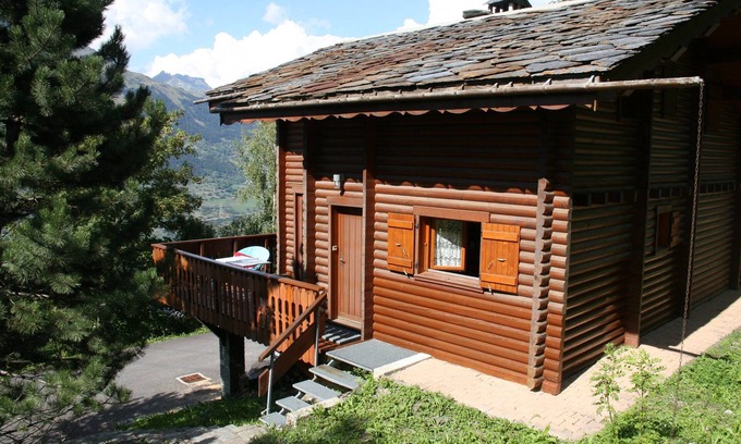 Bozel Ski Chalet | Cozy Chalet Steps from the Slopes in Montalbert Aime la Plagne