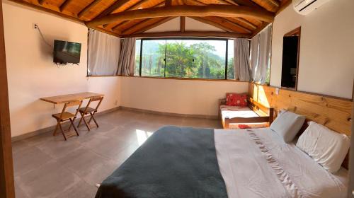 Itamambuca Hotel | Top-Rated Chale Itamambuca Suite 2 with Family-Friendly Amenities