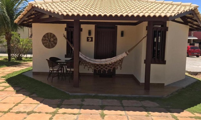 Flamengo Cabin | Beachfront Retreat: Chale Mamelucos with Spa & Pool