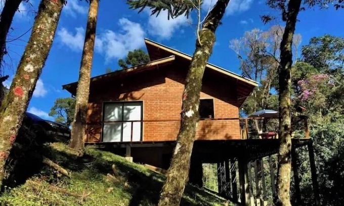 Goncalves Cottage | Inviting Chale Mirante da Pedra - Pet Friendly Retreat