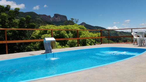 Sao Bento do Sapucai Ski Chalet | Pet-Friendly Retreat at Chales Azaleia - Rated 9/10