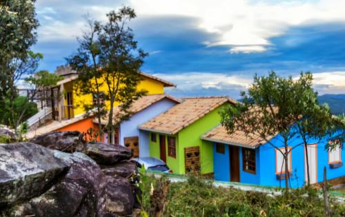 Lavras Novas Cabin | Exceptional Chales Quinteto de Cores with Breakfast & Family-Friendly