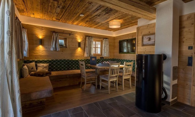 Rain Apartment | Chalet 1: Embrace Autumn with Family-Friendly Comfort
