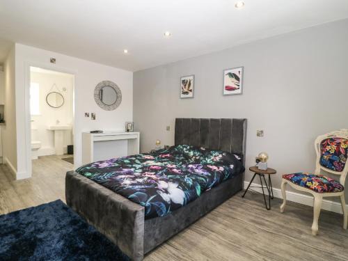 West Heslerton House | Experience Chalet 1: Pet Friendly with a 9/10 Guest Rating