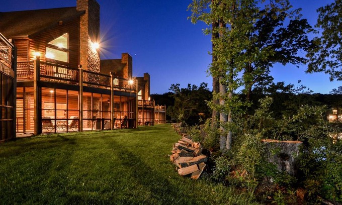 Lampe House | Cozy Chalet #1 at The Deer Lake Lodge with Pool & Hot Tub