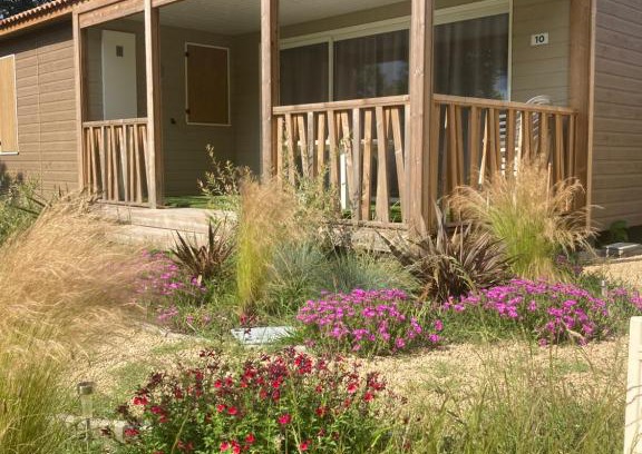 Labouheyre Ski Chalet | Inviting Chalet with Pool, Spa & High Guest Rating of 9.3