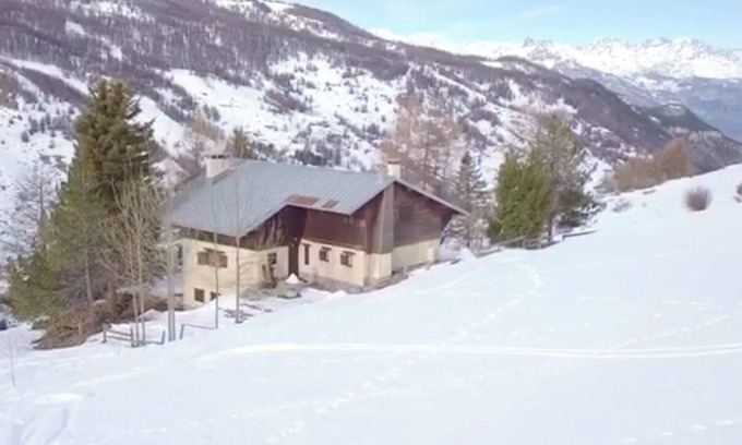 Vars Ski Chalet | Secluded Chalet for 12: Pet-Friendly with Spa & Hot Tub