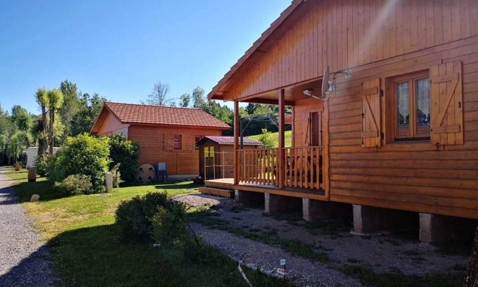 La Freissinouse Ski Chalet | Cozy Chalet with Spa & Pet-Friendly Amenities Await You