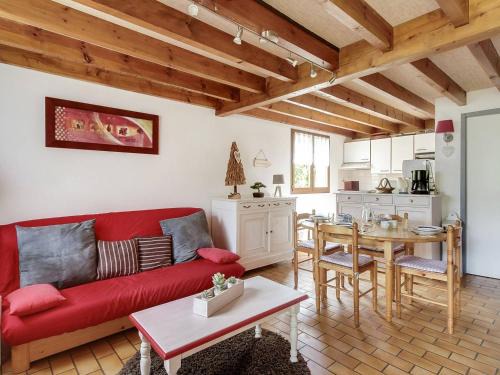 Cauterets Apartment | Cozy Chalet with Balcony, Parking & Near Ski Slopes