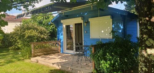 Jarnac Ski Chalet | Cozy Chalet for 2 in Jarnac - Family Friendly Escape