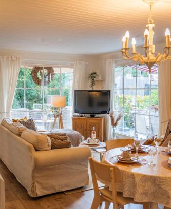 Zutendaal Ski Chalet | Chalet 2Relax: Pet-Friendly Retreat with Ocean Views