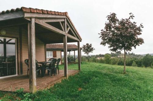 Monclar-de-Quercy Ski Chalet | Comfortable Chalet with Pool - Perfect for Families