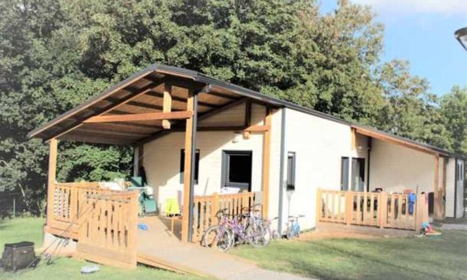 Merdrignac Ski Chalet | Chalet 3 Étoiles with Pool and Family-Friendly Amenities