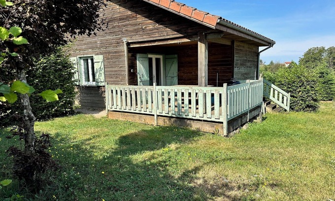 Saint-Mamet-la-Salvetat House | Cozy Farm Cottage with Heated Pool and Inviting Sauna