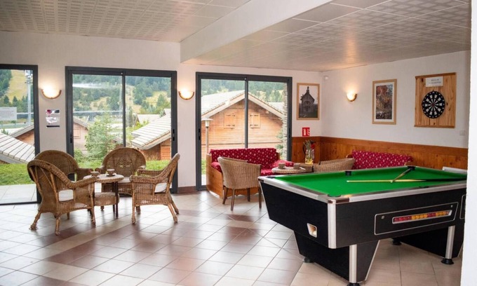 Saint-Etienne-en-Devoluy Ski Chalet | Cozy Chalet with Pool, Sauna & Steps to Shops