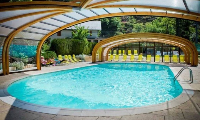 Le Bourg-d'Oisans Ski Chalet | Elegant Chalet with Pool and Spa for an Unforgettable Stay