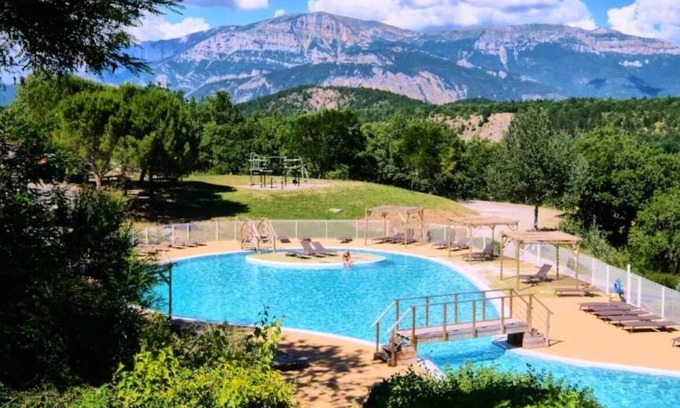 Recoubeau-Jansac Ski Chalet | Chalet 4 étoiles - Parc aquatique - efahf0