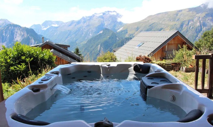 Villard-Reculas Ski Chalet | Relax at Chalet 4*: Spa, Hammam & Scenic Slopes Await