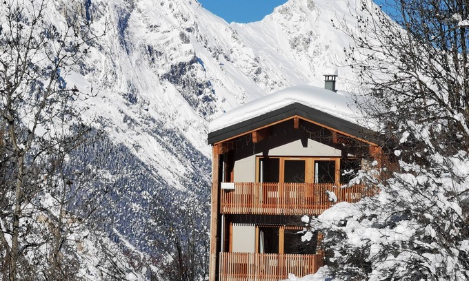 Valmeinier Ski Chalet | Chalet 4*: Comfort, View & Sauna with a Perfect Score