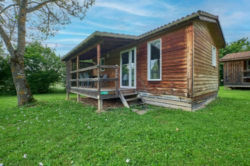 Mens Ski Chalet | Chalet for 5 with Pool and Child-Friendly Amenities
