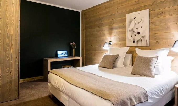 Belle Plagne Ski Chalet | Relax at Chalet Hugo*****: Spacious 7-Room Getaway