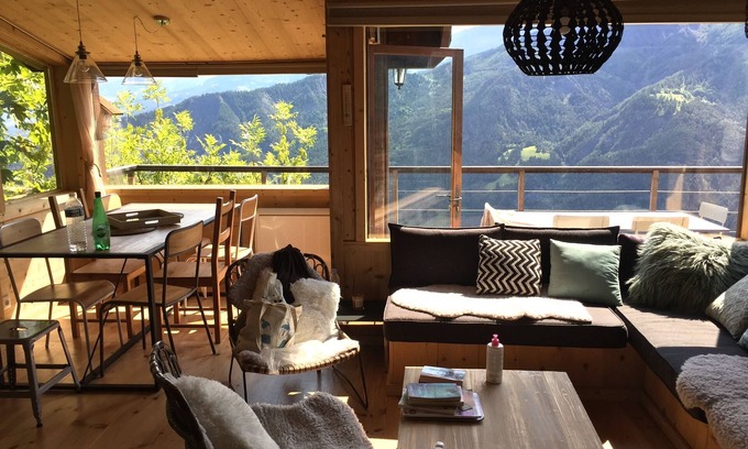 Pra Loup Ski Chalet | Cozy Chalet for 8-9 Guests Near Mechanical Rest