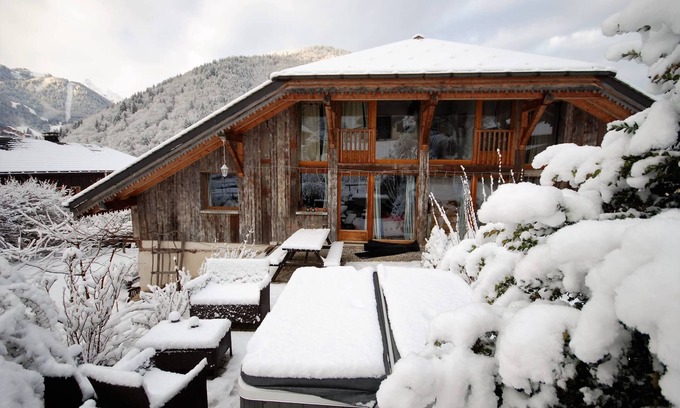 Saint-Jean-dʼAulps Ski Chalet | Discover Chalet Abbaye: Guest Rated 9.8 with Ocean Views