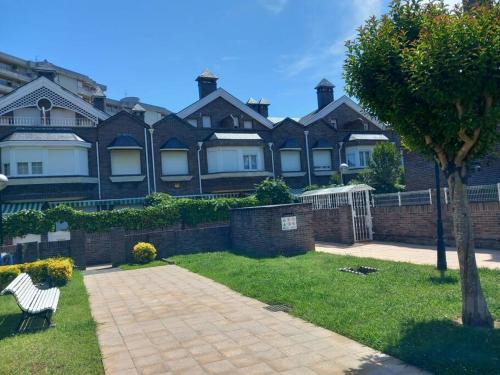 Laredo House | Beachside Chalet Just Steps from the Ocean & Rated 9.5/10