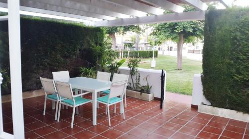 Islantilla House | Chalet Adosado con dos terrazas y piscina