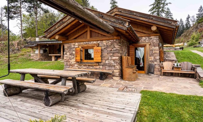 Altavalle Apartment | Chalet alla Perla: Family-Friendly Retreat in Grumes