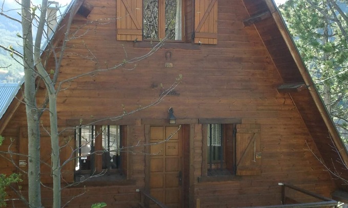 Allos Ski Chalet | Chalet Allos, 62 miles from downtown, 62 miles from entrance of Mercantour Park