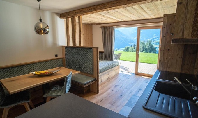 Albions Apartment | Family-Friendly Chalet am Wiesenweg with Guest Rating 9.8