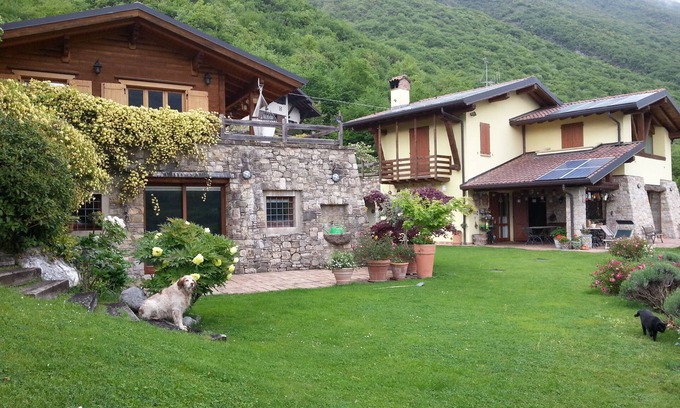 Ranzanico Apartment | Cozy Chalet & Country Cottage for 8 with Great Amenities