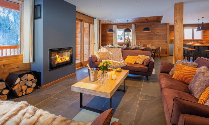 Le Grand-Bornand Ski Chalet | Chalet Angelia: Modern Ski Retreat with Hot Tub & Scenic Views