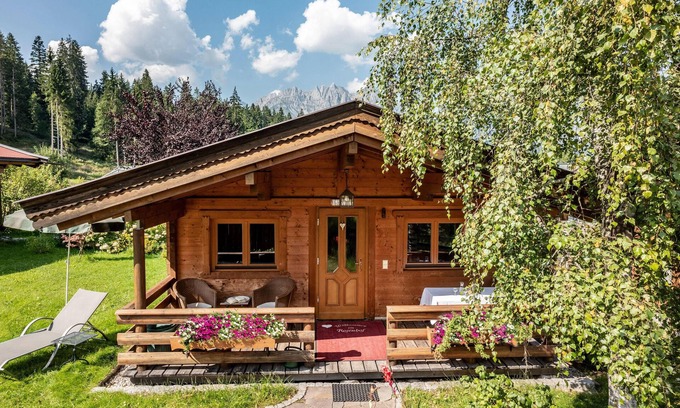 Oberndorf bei Kitzbuhel House | Elegant Chalet & Apartment at Gartenhotel Rosenhof, Kitzbühel
