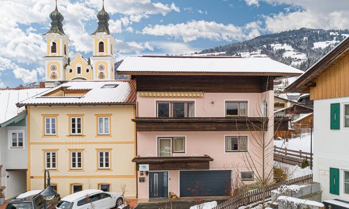 Hopfgarten Markt Ski Chalet | Stay at Chalet Stitzgassl: Family-Friendly Retreat with Sauna