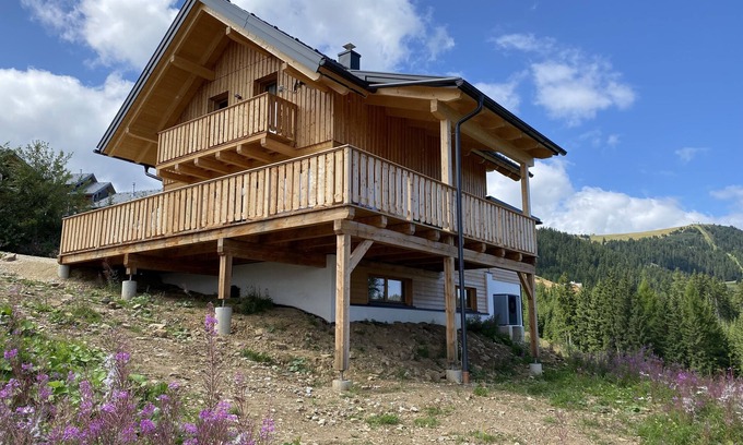 Bad Sankt Leonhard im Lavanttal Ski Chalet | Cozy Chalet with Billiards, Bar, and Sauna Near Ski Area
