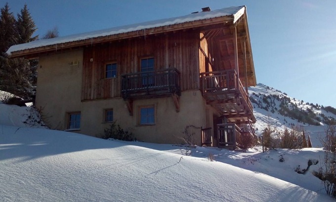 Villard-Reculas Ski Chalet | Unwind at Chalet with Sauna, Hot Tub & Ski Slopes Access