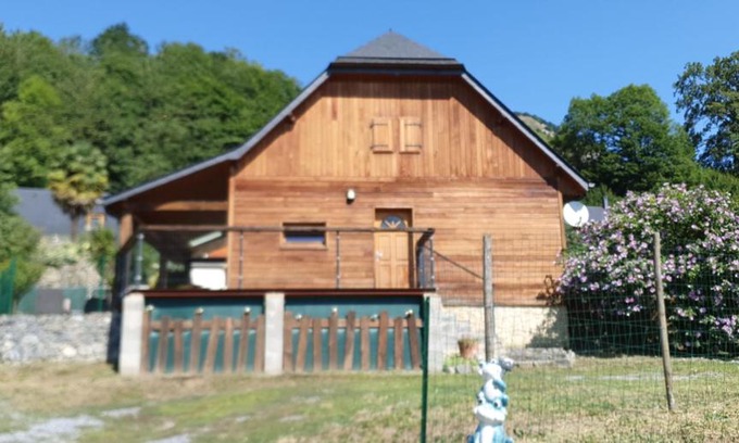 Arras-en-Lavedan Ski Chalet | Cozy Chalet au cœur du Val d'Azun - Guest Rated 9.2/10