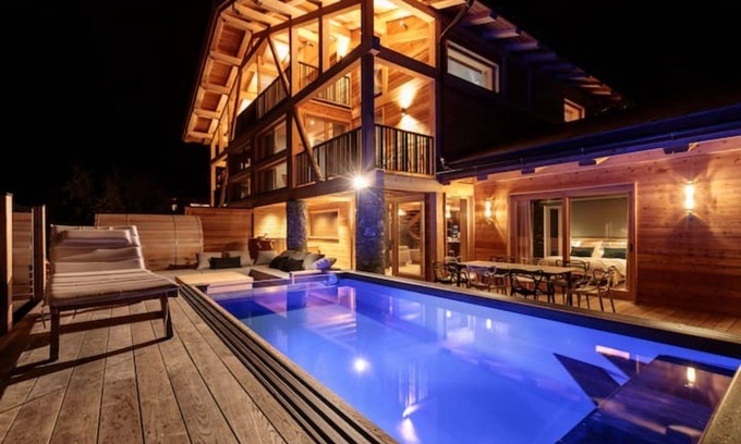 Arc-1600 Ski Chalet | Experience Chalet Béla Vya: Ski, Spa & Ocean Views