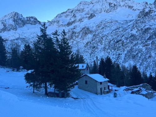 Sozzine Ski Chalet | Unforgettable Family Stay at Chalet Baita Aria - 10/10 Rated