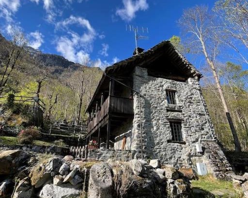 Ceppo Morelli Ski Chalet | Explore Chalet Baita Magugnaga - Pet & Child Friendly Retreat