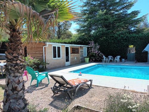 Rognes Apartment | Relaxing Chalet Near Pool, 6km from Piano Festival