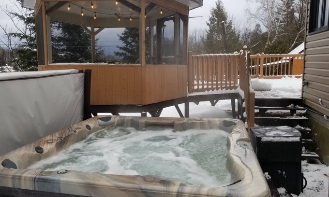Bowman Ski Chalet | Chalet Béatitude - Waterfront Haven with Spa & Games Room