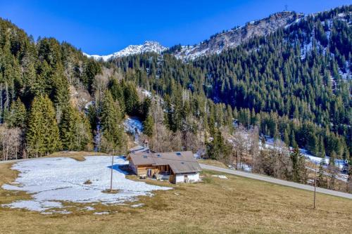 Hauteluce Ski Chalet | Family-Friendly Chalet Beaufortain La Pachna Awaits You