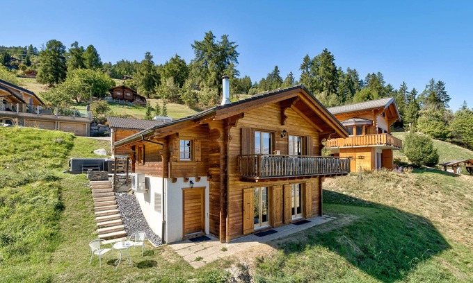 Mayens-de-Riddes Ski Chalet | Relaxing Chalet Bellevue with Jacuzzi & Breathtaking Views