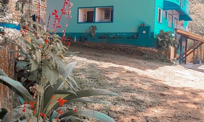 Praia da Enseada Ski Chalet | Family-Friendly Chalet Bem Brasil: Your Budget Getaway