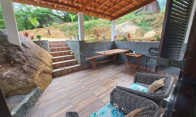 Picinguaba Ski Chalet | Idyllic Chalet with Ocean View: Perfect for Families